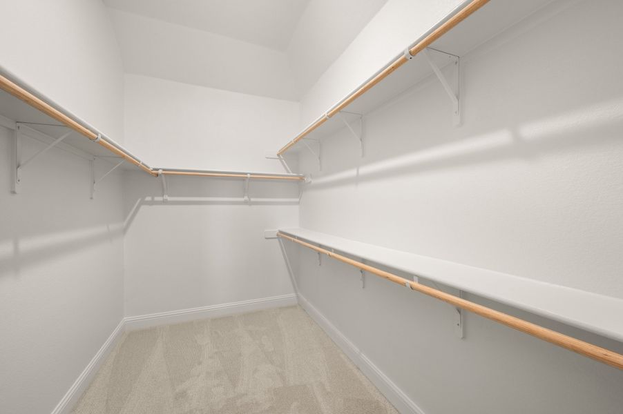 Spacious, unfurnished interior of a new home in Myrtle Creek, Waxahachie (Image 22).