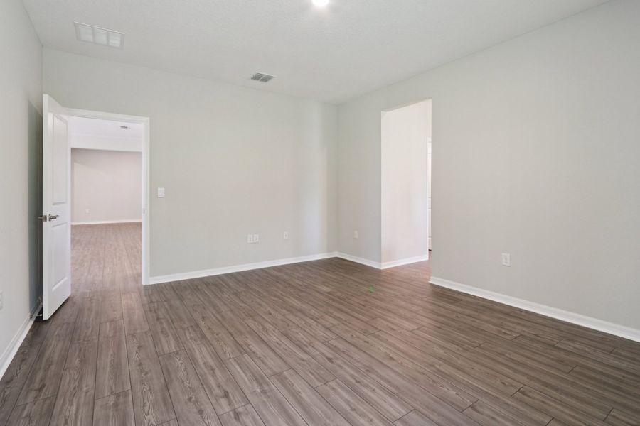 Representative unfurnished interior of a home built from the Ashton by Maronda Homes in Brookshire Green, Kingsland (Image 27).