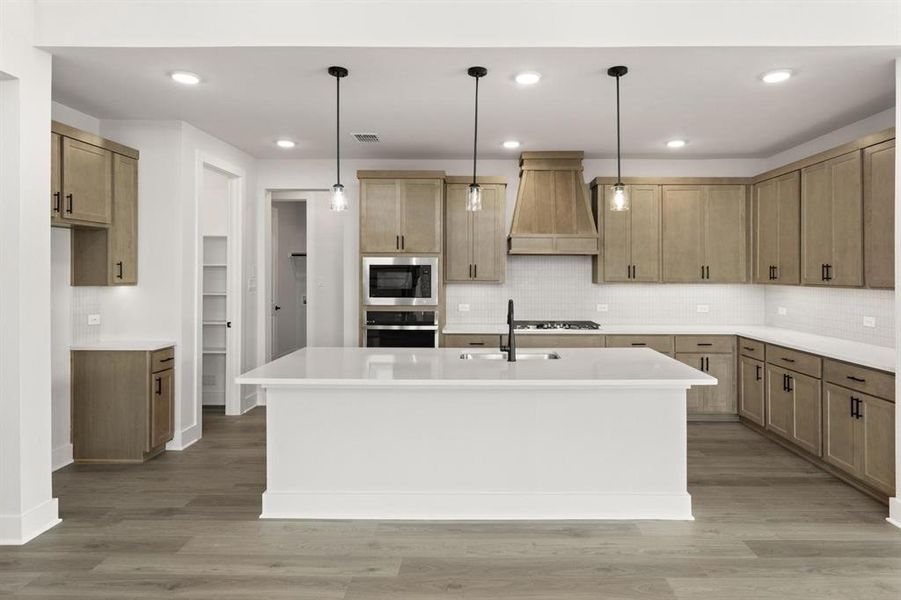 9_10. 7228 Ladybug - Kitchen