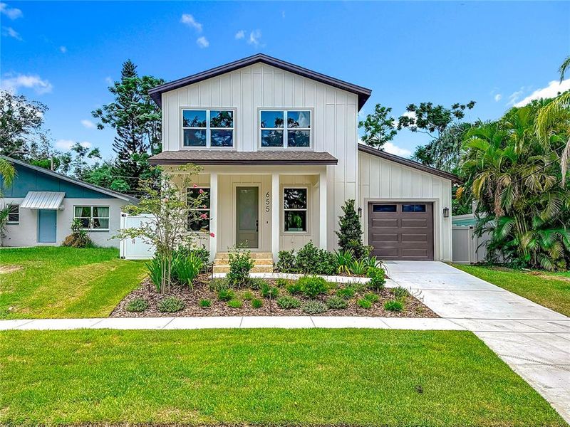 WELCOME HOME to this Modern farmhouse with great curb appeal in a lush, central location. WELCOME HOME to this Modern farmhouse with great curb appeal in a lush, central location.