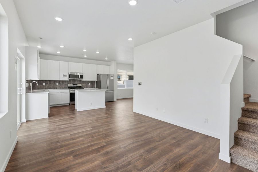 Spacious, unfurnished interior of a new home in Union Colony West, Greeley (Image 12).