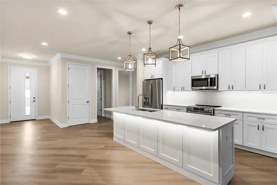Furnished interior view inside a new home in , Tarpon Springs (Image 6).