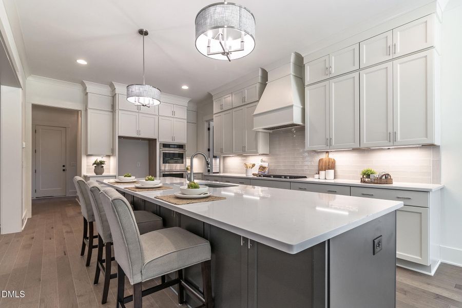 300_MEADOW_WALK_DR_INTERIOR_14
