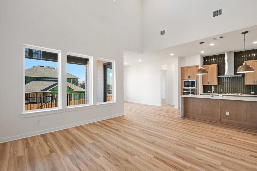 Spacious, unfurnished interior of a new home in Lariat, Liberty Hill (Image 29).