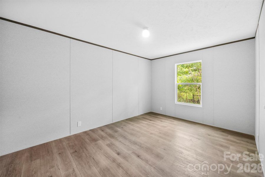 Spacious, unfurnished interior of a new home in , Kings Mountain (Image 22).