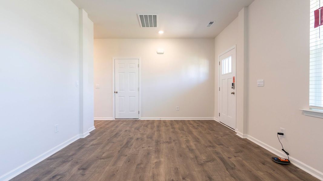 Spacious, unfurnished interior of a new home in Middleton, Greensboro (Image 13).