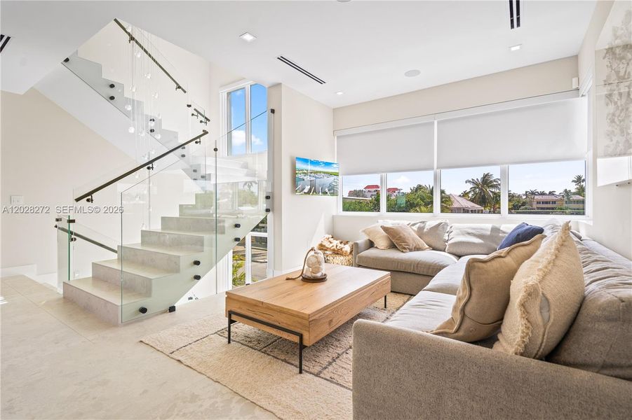 Furnished interior view inside a new home in , Marathon (Image 60).