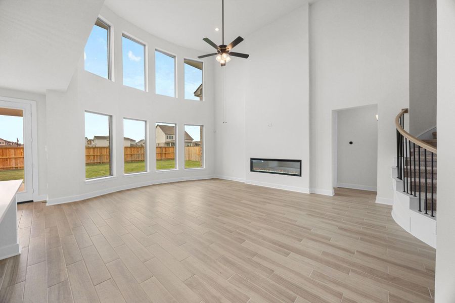 Spacious, unfurnished interior of a new home in Santa Rita Ranch, Liberty Hill (Image 30).