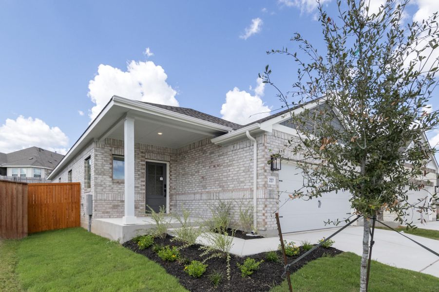 Exterior details and patio area of a home in Crosswinds, San Marcos (Image 18).