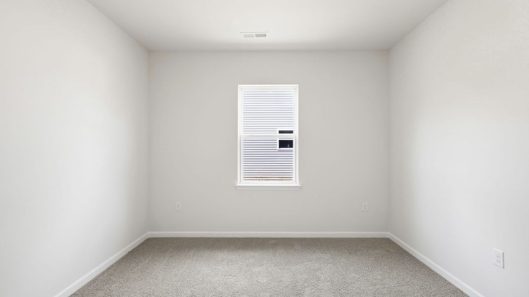Spacious, unfurnished interior of a new home in Valleywood Farms, Waynesville (Image 20).