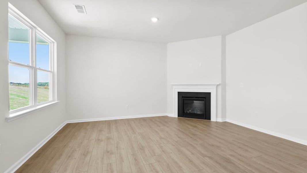 Spacious, unfurnished interior of a new home in Durbin Meadows Traditions, Fountain Inn (Image 19).