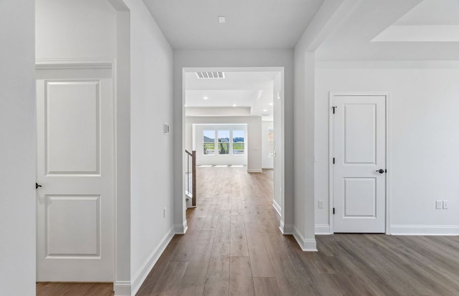 Spacious, unfurnished interior of a new home in Del Webb Southern Harmony, Murfreesboro (Image 46).