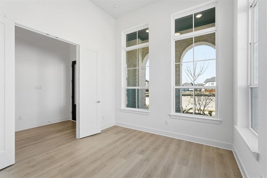 Spacious, unfurnished interior of a new home in Saddle Star Estates, Rockwall (Image 24). Spacious, unfurnished interior of a new home in Saddle Star Estates, Rockwall (Image 24).