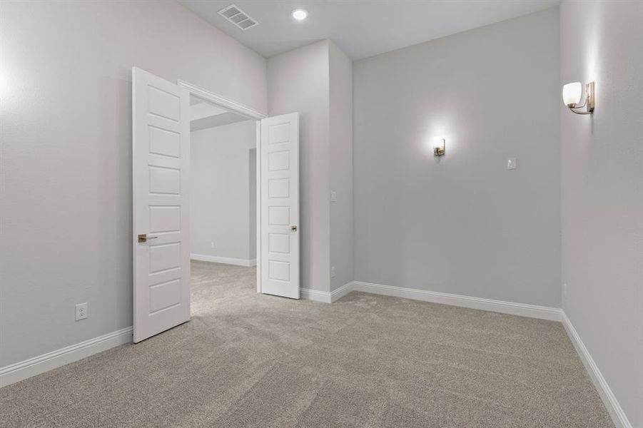 Spacious, unfurnished interior of a new home in Windsong Ranch, Prosper (Image 18). Spacious, unfurnished interior of a new home in Windsong Ranch, Prosper (Image 18).