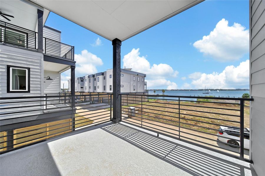 Exterior details and patio area of a home in Lago Pointe, Seabrook (Image 1).