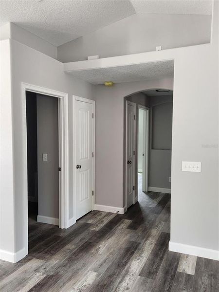 Spacious, unfurnished interior of a new home in , Dunnellon (Image 26).