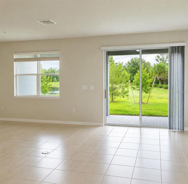 Spacious, unfurnished interior of a new home in , Clermont (Image 10).
