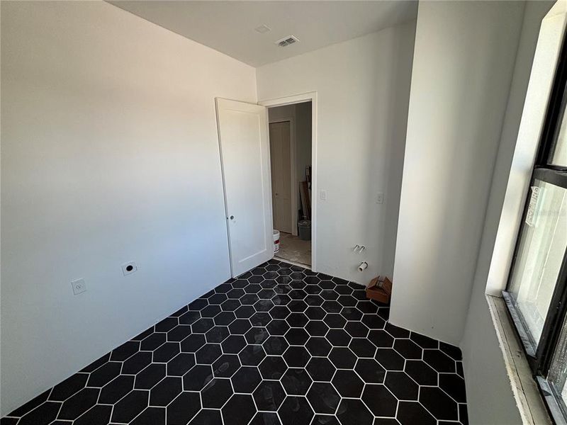 Spacious, unfurnished interior of a new home in , Rotonda West (Image 19).