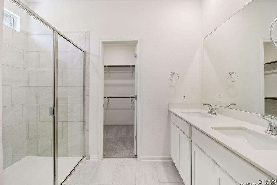 Furnished interior view inside a new home in Thomas Pond, San Antonio (Image 17). Furnished interior view inside a new home in Thomas Pond, San Antonio (Image 17).