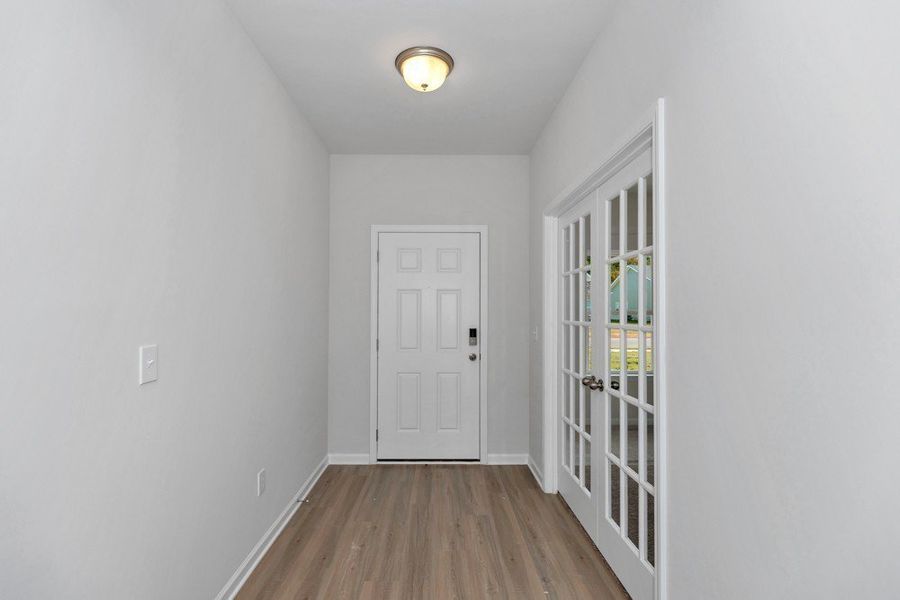 *This is a marketing photo. Colors/options may be different.*