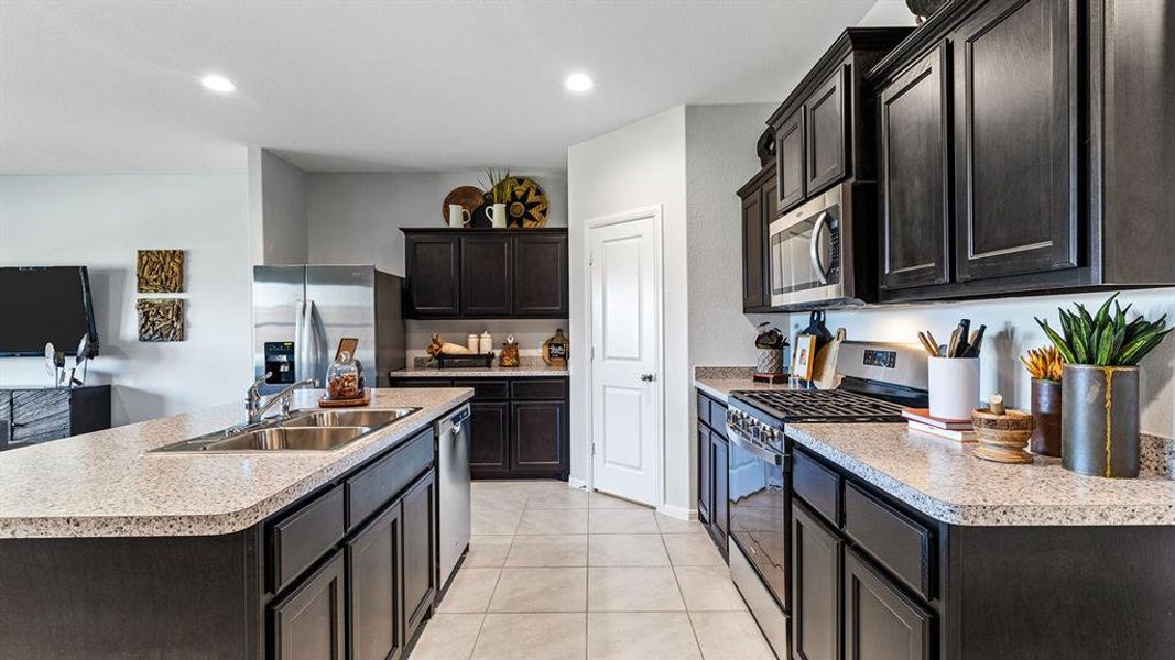 Furnished interior view inside a new home in Bella Vista, Granbury (Image 7).