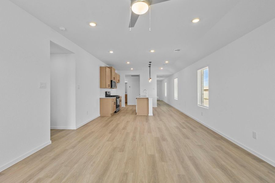 Spacious, unfurnished interior of a new home in Cypress Green, Tomball (Image 15). Spacious, unfurnished interior of a new home in Cypress Green, Tomball (Image 15).