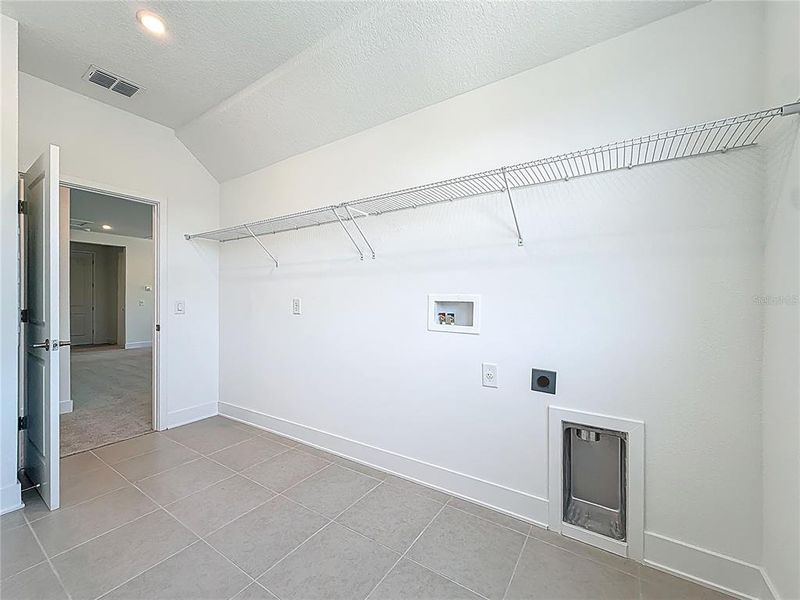 Spacious, unfurnished interior of a new home in , Tampa (Image 70). Spacious, unfurnished interior of a new home in , Tampa (Image 70).