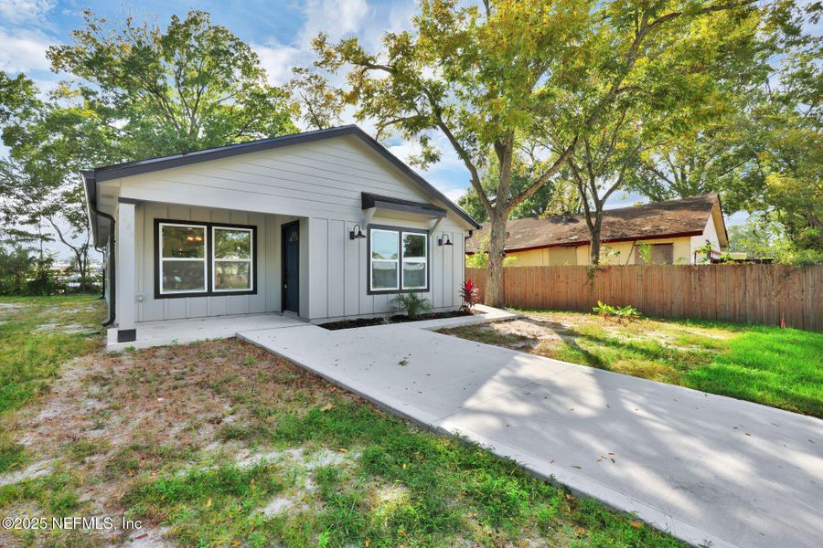 Exterior details and patio area of a home in , Jacksonville (Image 31). Exterior details and patio area of a home in , Jacksonville (Image 31).