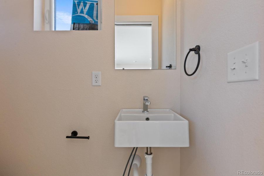 1/2 bath