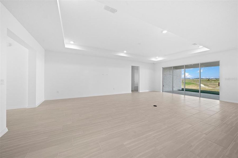 Spacious, unfurnished interior of a new home in , Ocala (Image 29).