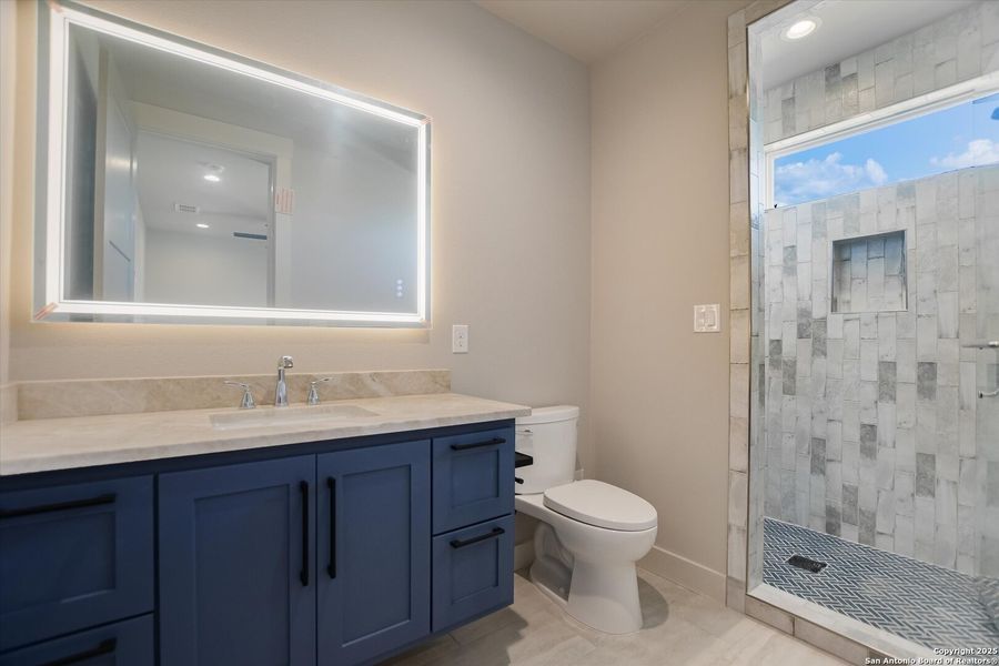 Furnished interior view inside a new home in , Kingsland (Image 19).