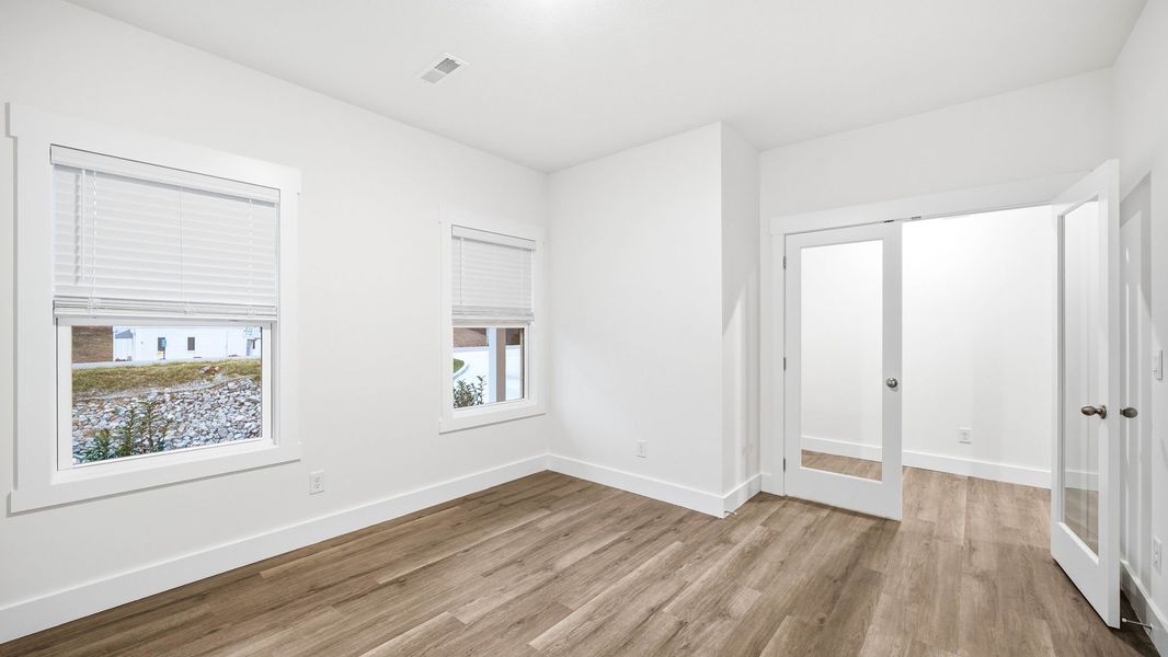 Spacious, unfurnished interior of a new home in Polo Fields, Kingsport (Image 16).