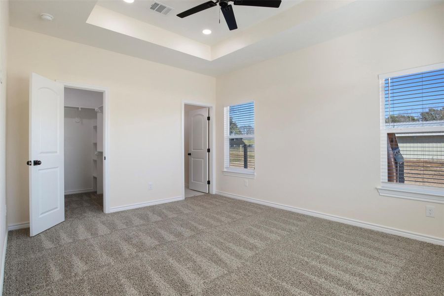 Spacious, unfurnished interior of a new home in , Hearne (Image 13).