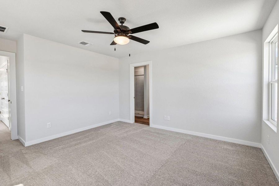Spacious, unfurnished interior of a new home in Avery Centre, Round Rock (Image 28).