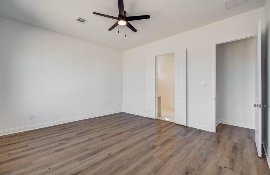 Spacious, unfurnished interior of a new home in , Cleveland (Image 37).