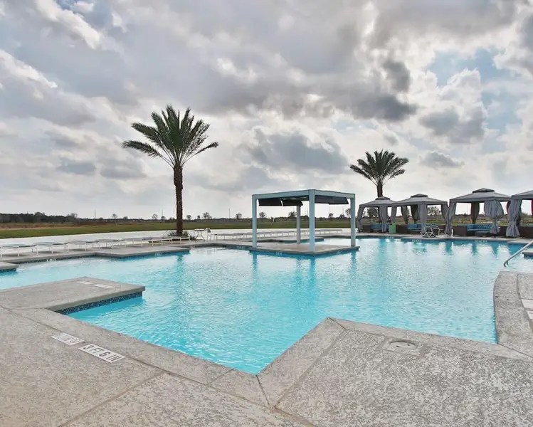 Community amenities in Meridiana 50', Manvel (Image 6).