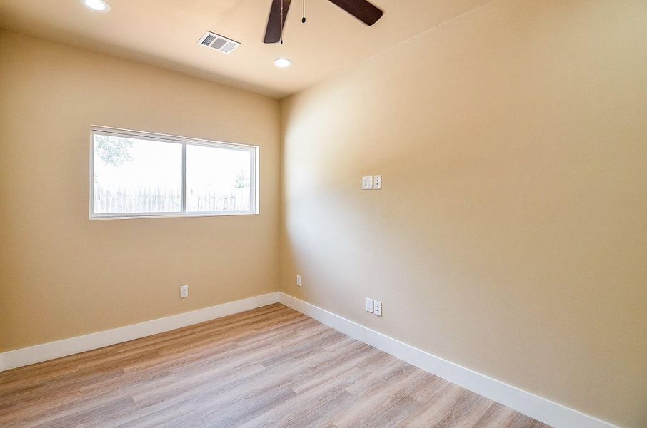 Spacious, unfurnished interior of a new home in , Sugar Land (Image 30).