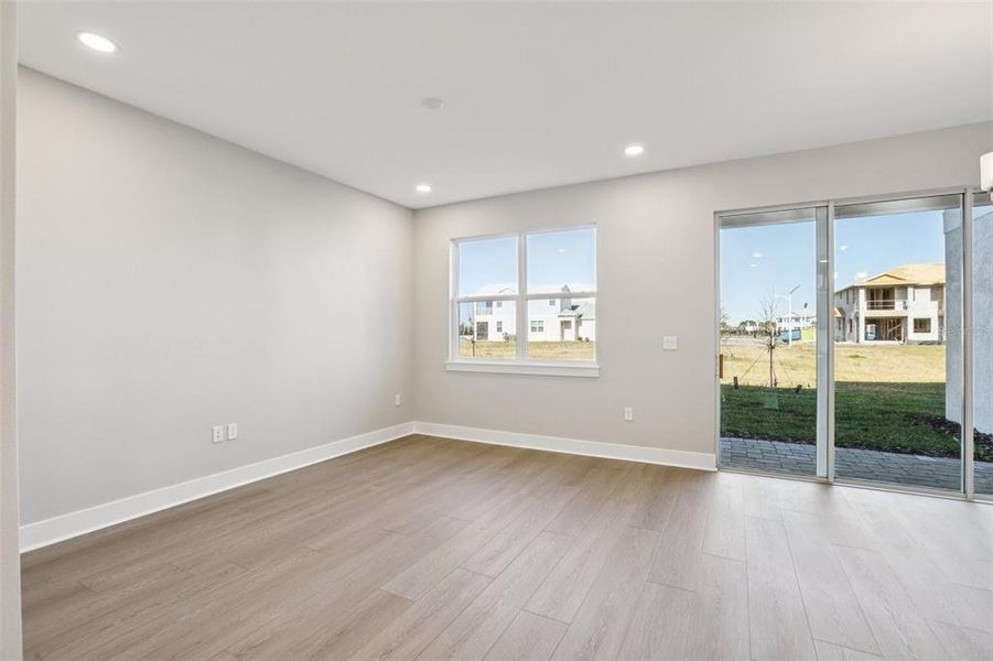 Spacious, unfurnished interior of a new home in Lagoon Residences at Epperson, Wesley Chapel (Image 20).