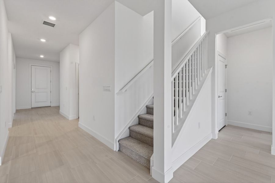 Spacious, unfurnished interior of a new home in Harbor Isle, Vero Beach (Image 91). Spacious, unfurnished interior of a new home in Harbor Isle, Vero Beach (Image 91).