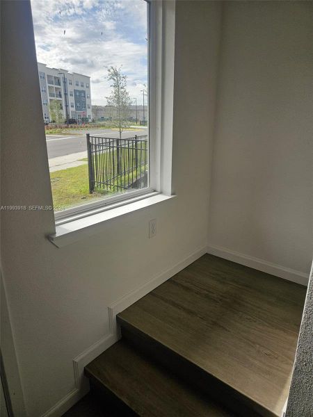 Spacious, unfurnished interior of a new home in , Orlando (Image 22).