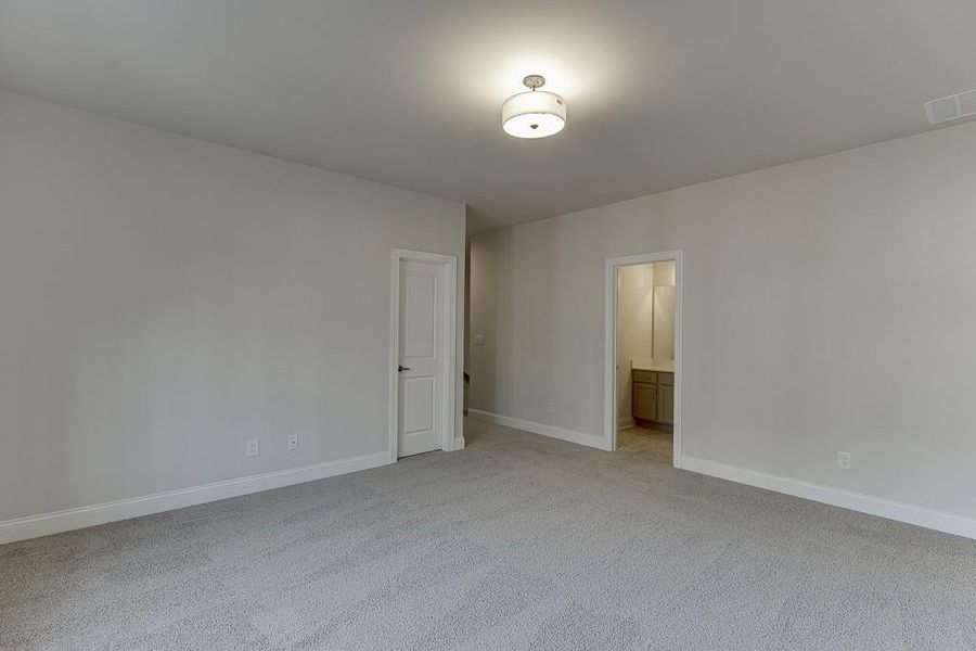 Spacious, unfurnished interior of a new home in , Buford (Image 31).