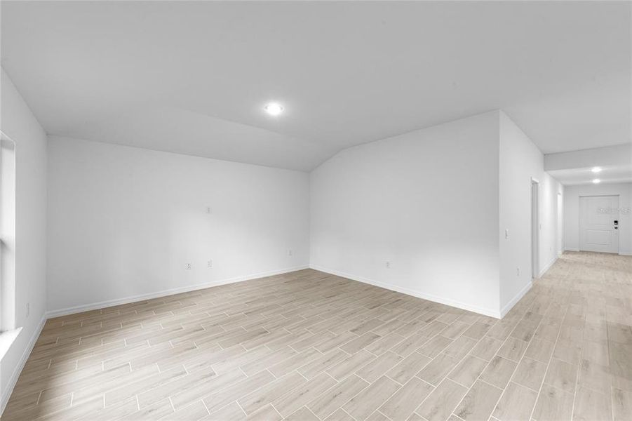 Spacious, unfurnished interior of a new home in , Citrus Springs (Image 16).