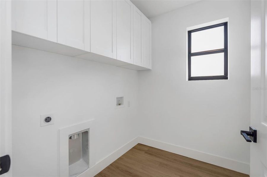 Spacious, unfurnished interior of a new home in , Tampa (Image 19).