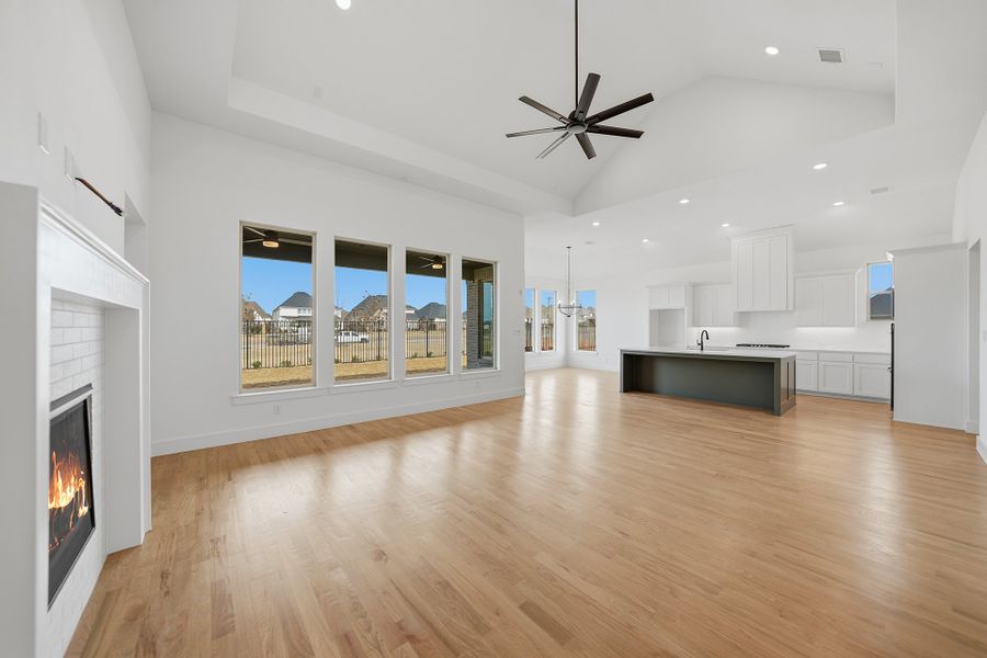Spacious, unfurnished interior of a new home in Quail Hollow, Rockwall (Image 30). Spacious, unfurnished interior of a new home in Quail Hollow, Rockwall (Image 30).