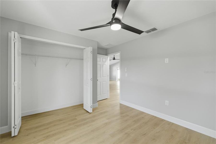 Spacious, unfurnished interior of a new home in , Ocala (Image 12).