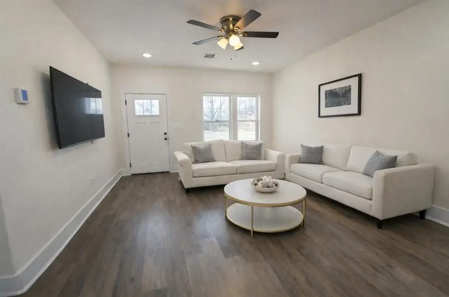 Furnished interior view inside a new home in , Denison (Image 5).
