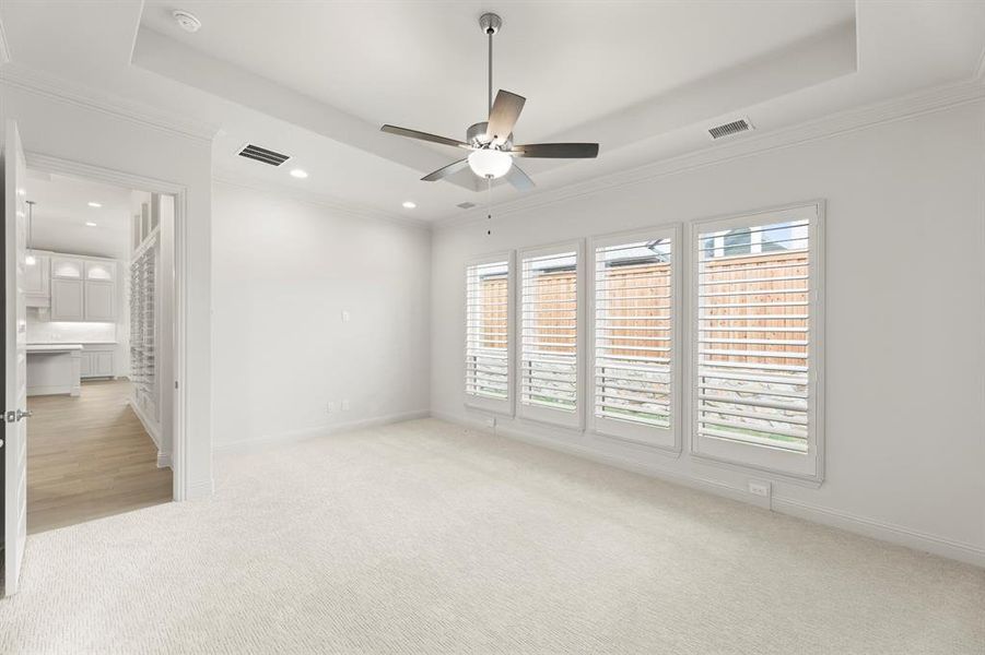 Spacious, unfurnished interior of a new home in Nelson Lake Estates, Rockwall (Image 28). Spacious, unfurnished interior of a new home in Nelson Lake Estates, Rockwall (Image 28).