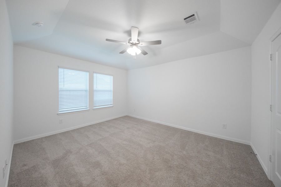 Spacious, unfurnished interior of a new home in Churchill, Anna (Image 15).