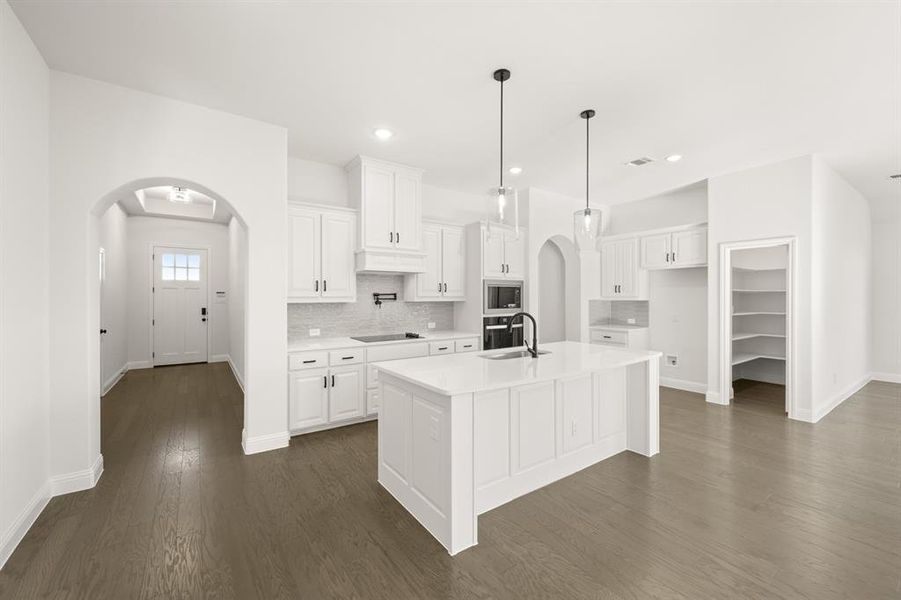 4602 Thistle- Kitchen-2