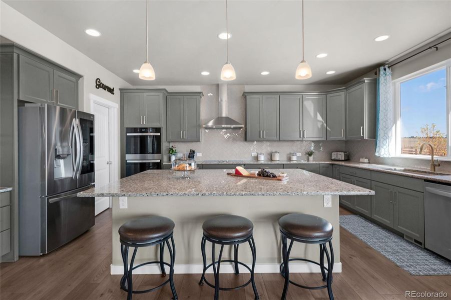 8 x 6 Island With Seating